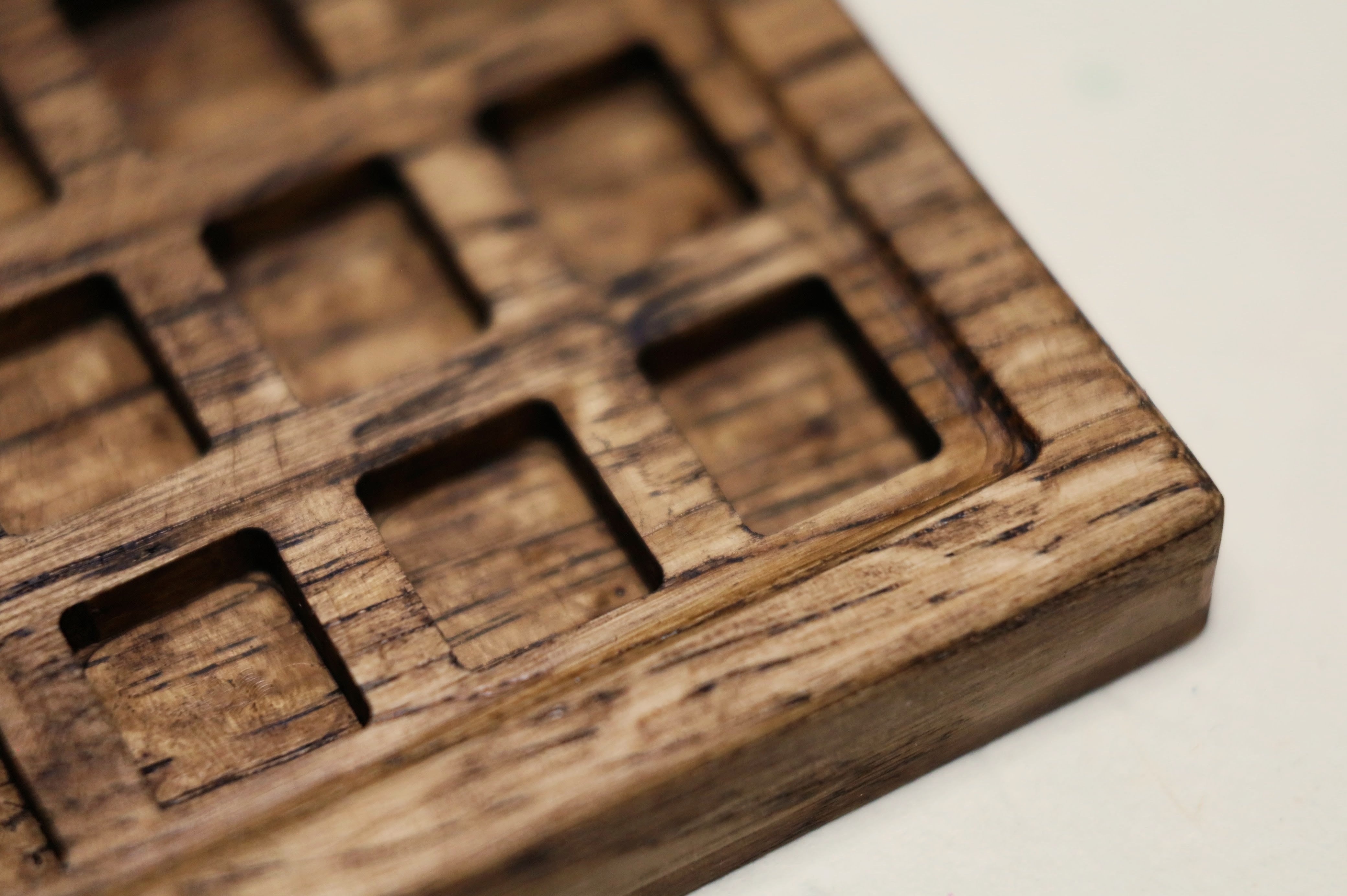 Palette d'aquarelle en bois (avec 54 demi-godets vides)